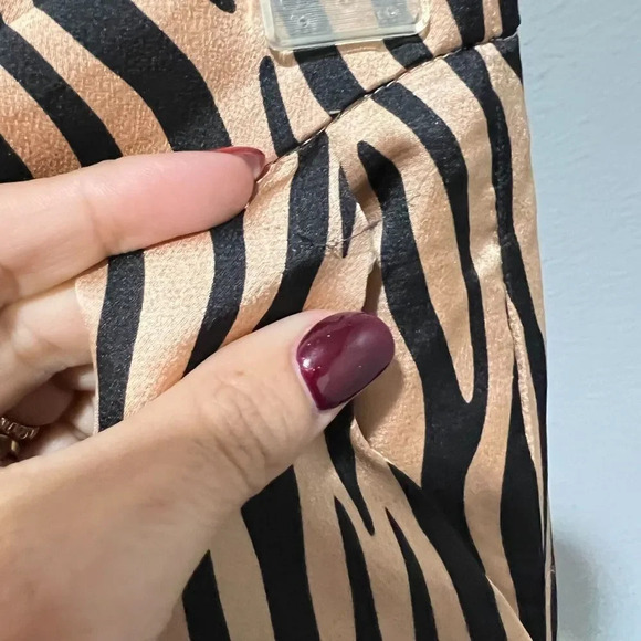 Fashion Nova Womens Brown Tiger Print Wide Leg Pants Small High Waist Pockets - Picture 9 of 15